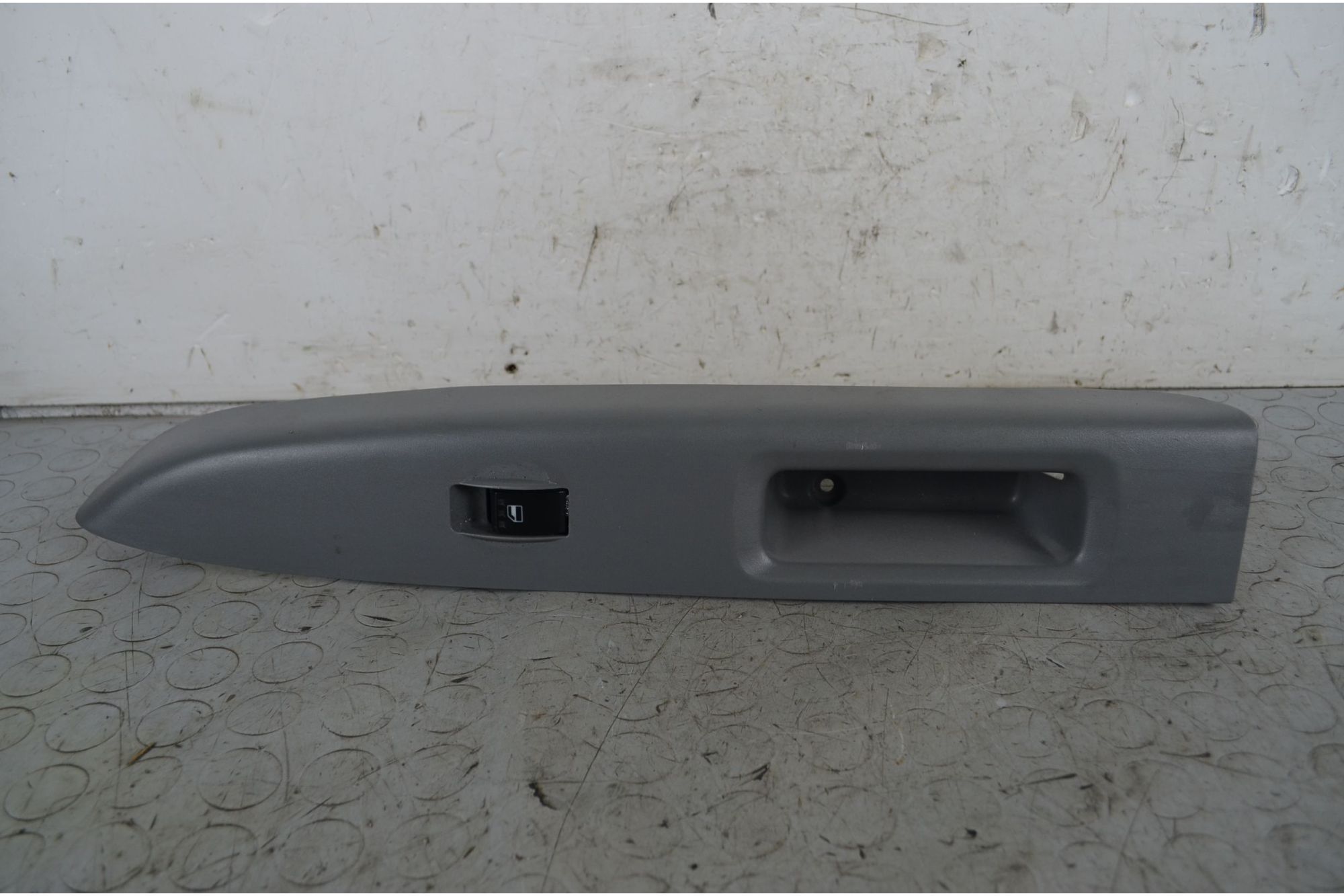 Pulsantiera Alzacristalli Posteriore SX Daihatsu Sirion dal 2004 al 2015 Cod 74272B1010E0  1732877237959