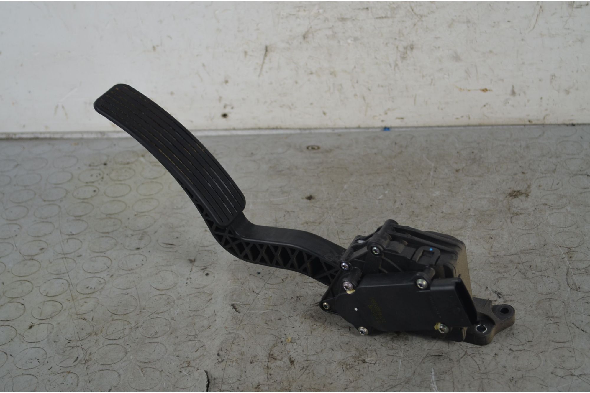 Pedale Acceleratore Ssangyong Korando Dal 2010 al 2016 Cod 2055034000  1733322551132