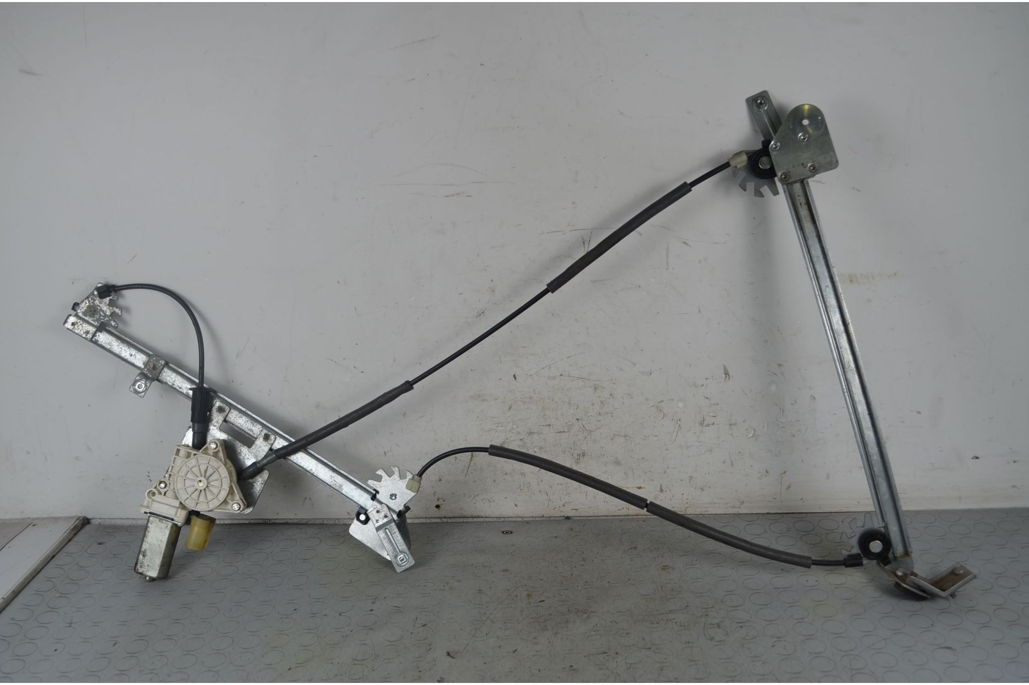 Motorino Alzacristalli Anteriore SX Land Rover Discovery Dal 2004 al 2009 Cod 6978845  1734087200969