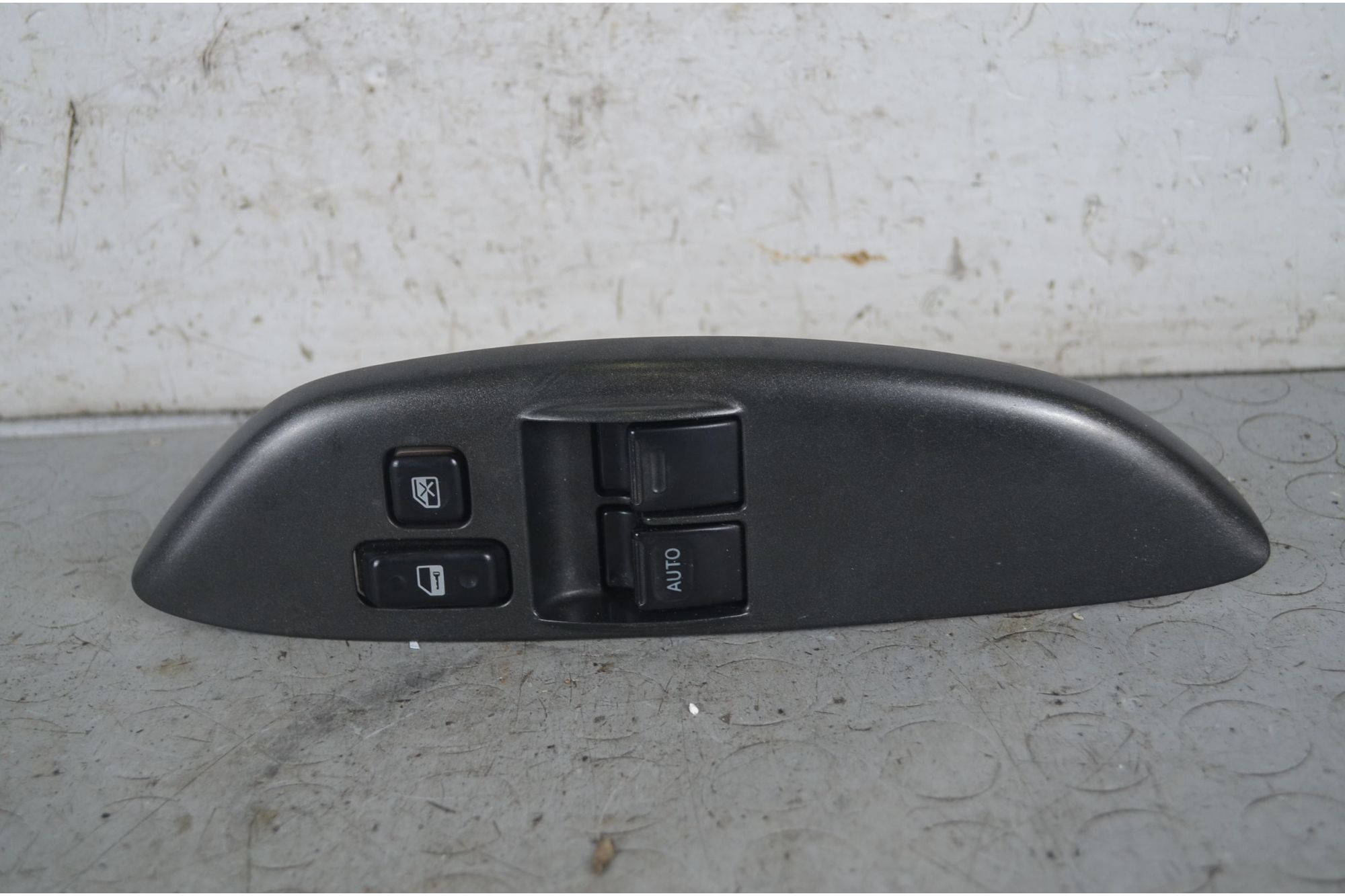 Pulsantiera Alzacristalli Anteriore SX Toyota Yaris Dal 1999 al 2005 Cod 011-3Y14  1734614617826