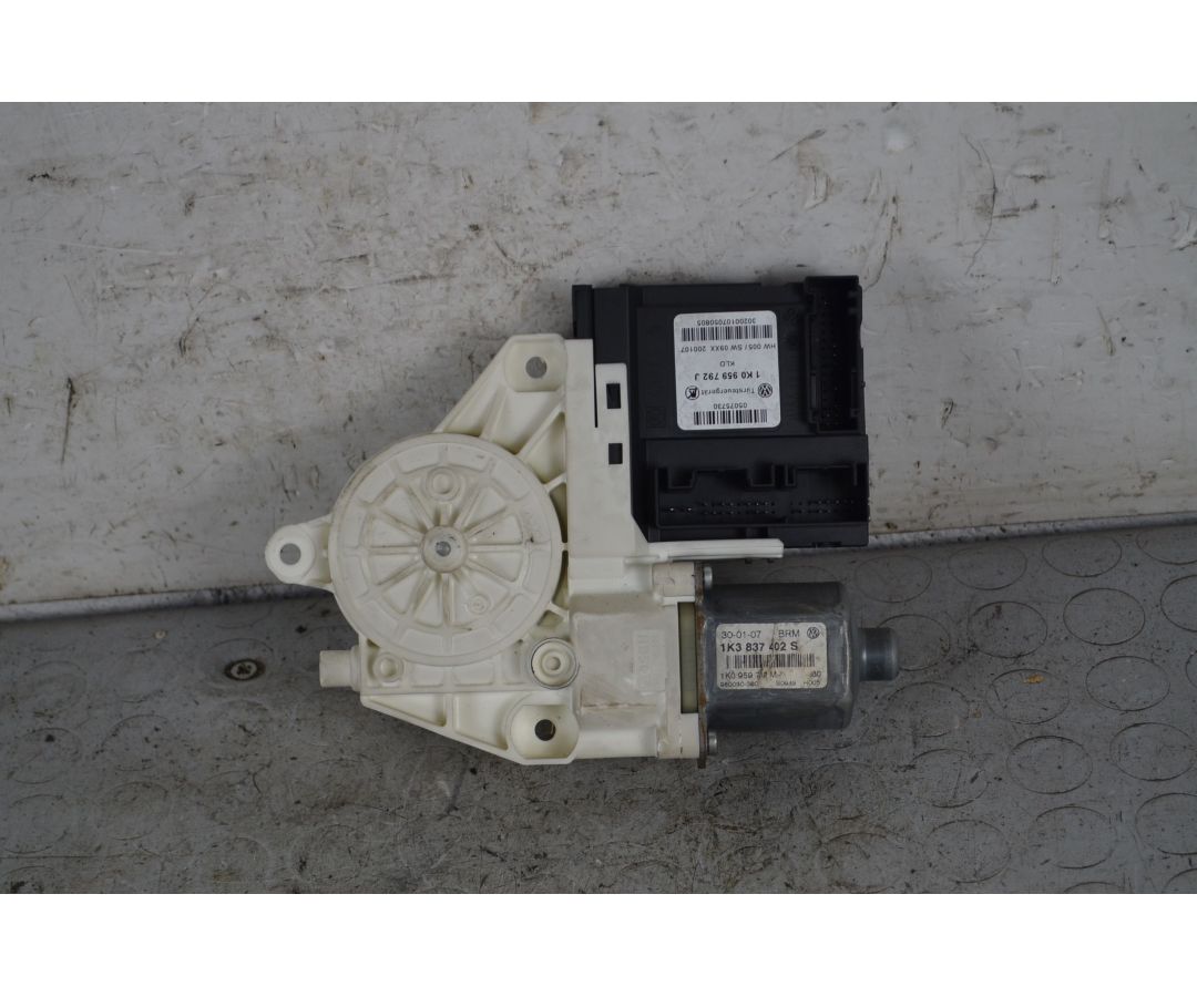 Motorino Alzacristalli Anteriore DX Volkswagen Golf V Dal 2003 al 2009 Cod 1K3837402S  1735832182295