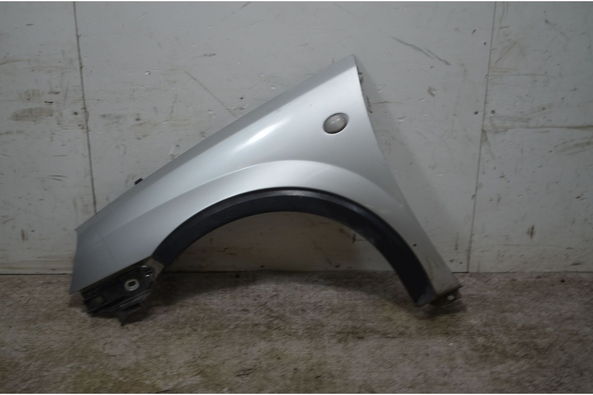 Parafango Anteriore SX Opel Corsa C  Dal 2000 al 2006 Cod 9196448  1736933563648