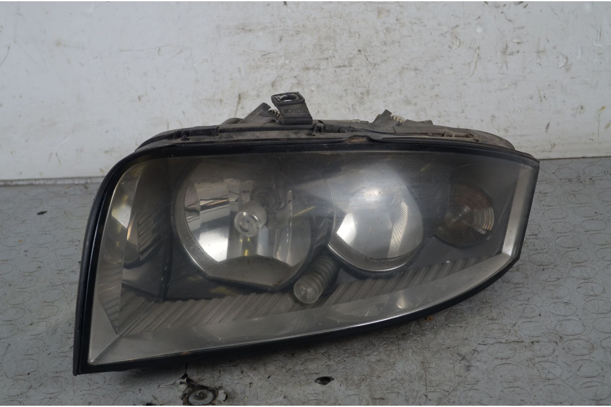 Faro Anteriore SX Audi A2 Dal 1999 al 2005 Cod 8Z0941003K  1737019457394