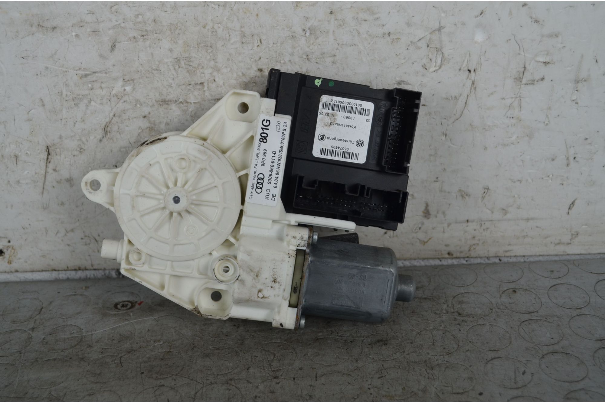 Motorino Alzavetro Anteriore SX Audi A3 8P Dal 2003 al 2013 Cod 8P0959801G  1738055680203