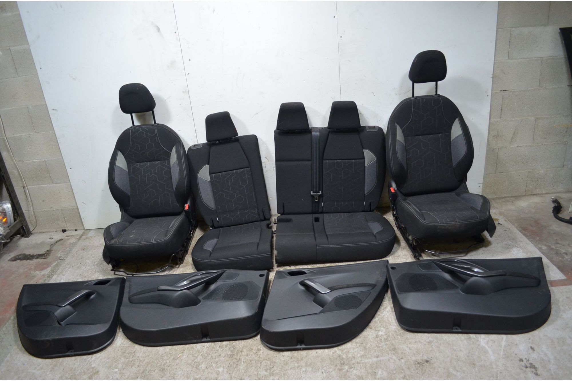 Tappezzeria Completa + Pannelli Portiere Peugeot 2008 Dal 2013 al 2019 Cod 16100846ZD  1739779211353