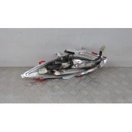 Fanale Stop Posteriore Destro Dx Yamaha Xmax X-max 125 / 250 dal 2010 al 2013 cod 3048490  1622206784950