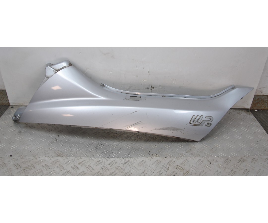 Carena Fianchetto Laterale Posteriore Destro Piaggio MP3 250 dal 2004 al 2011  1631545132766