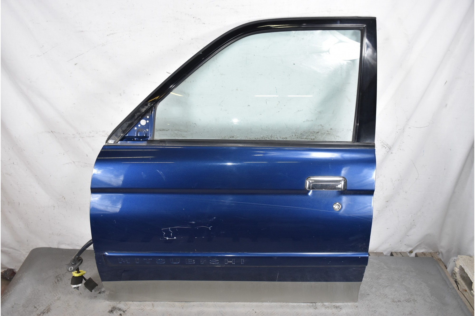 Portiera sportello anteriore SX Mitsubishi Pajero Sport Dal 1996 al 2008  1634290734391