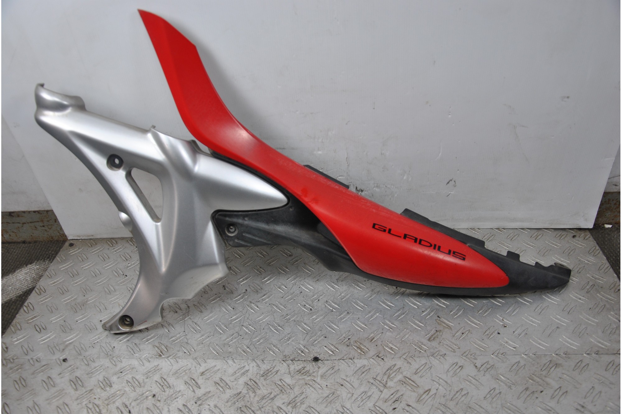 Carena Fianchetto Laterale SX Suzuki Gladius 650 dal 2009 al 2015 Cod 47711-44h  1635260999062