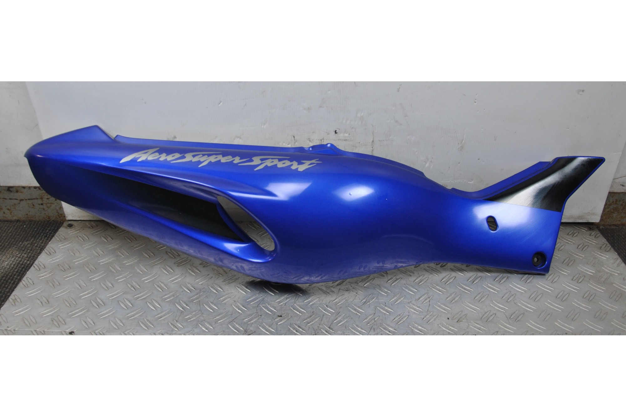 Carena Fianchetto Laterale posteriore Destro Yamaha YZF 1000 R thunderace Dal 1996 al 2001  1637919447849