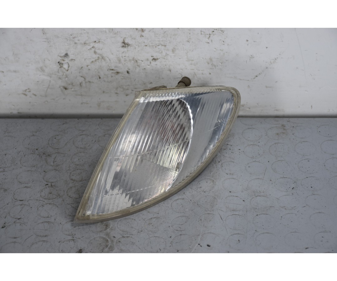 Freccia direzionale anteriore SX Renault Megane I Dal 1995 al 2003 Cod 7700831466  1639491376234