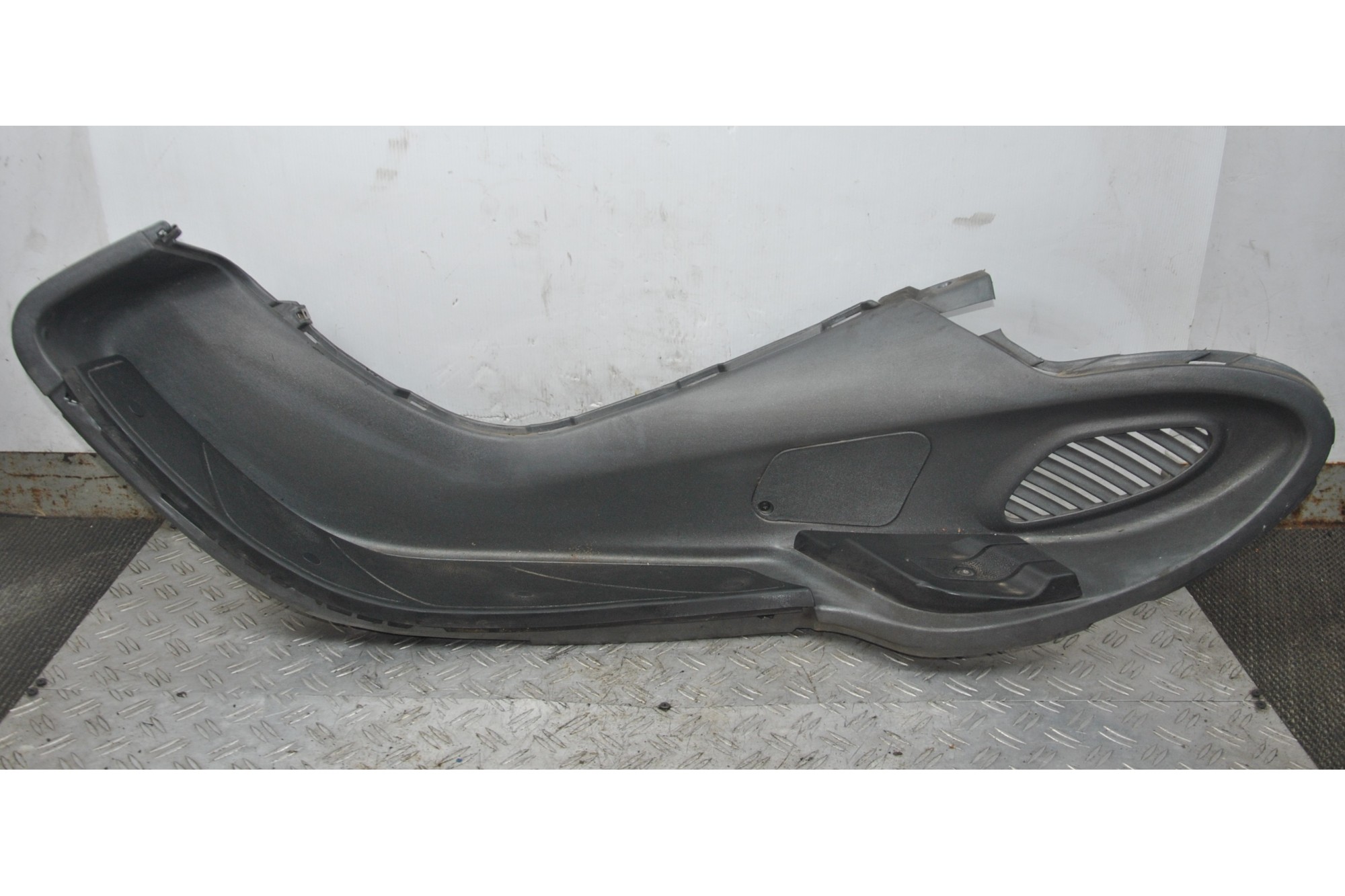 Carena Pedana Poggiapiedi SX Piaggio X9 250 Dal 1999 al 2002  1640081801913