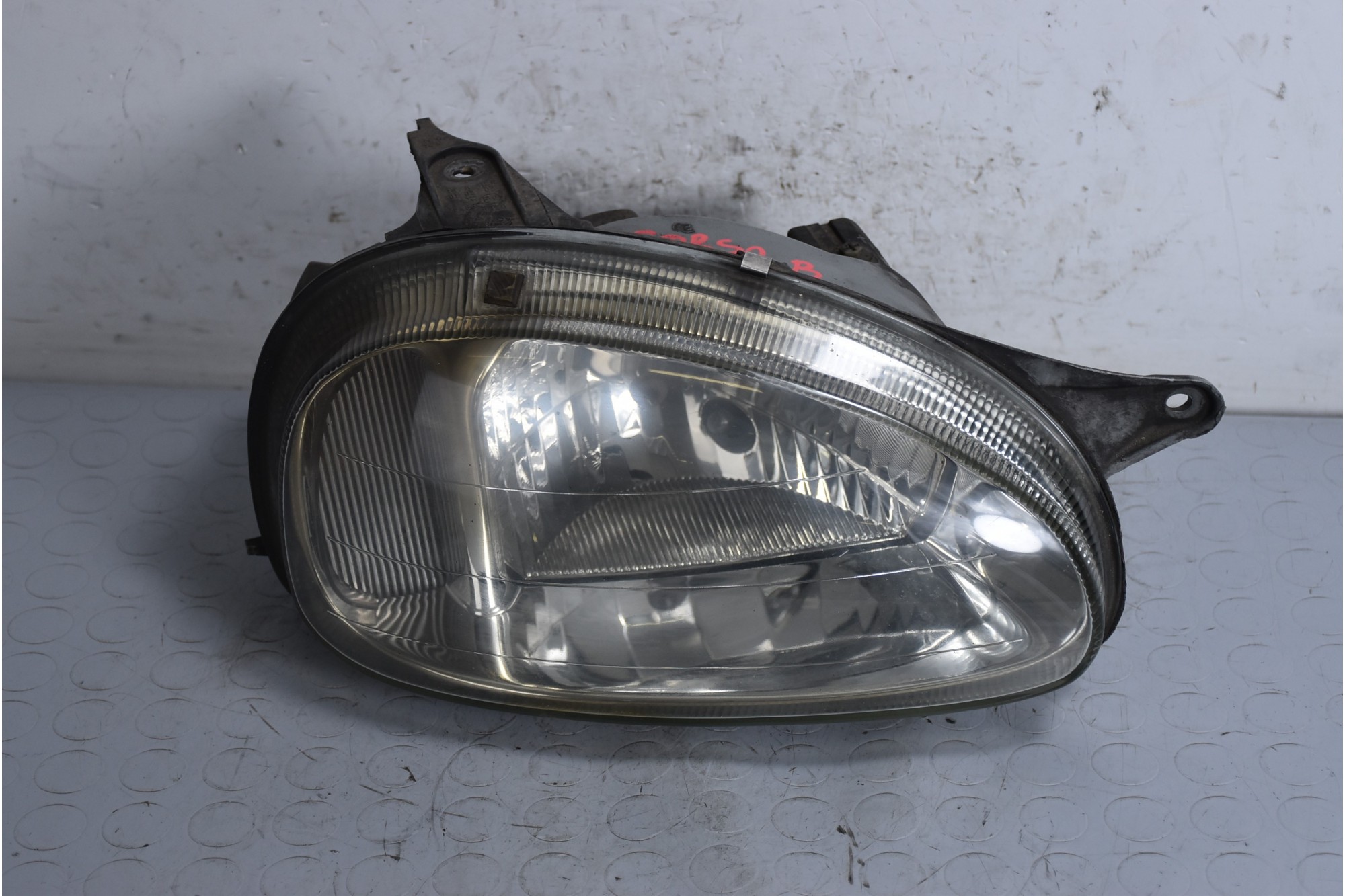 Faro anteriore DX Opel Corsa B Dal 1993 al 2000 Cod 90444787  1640873378739