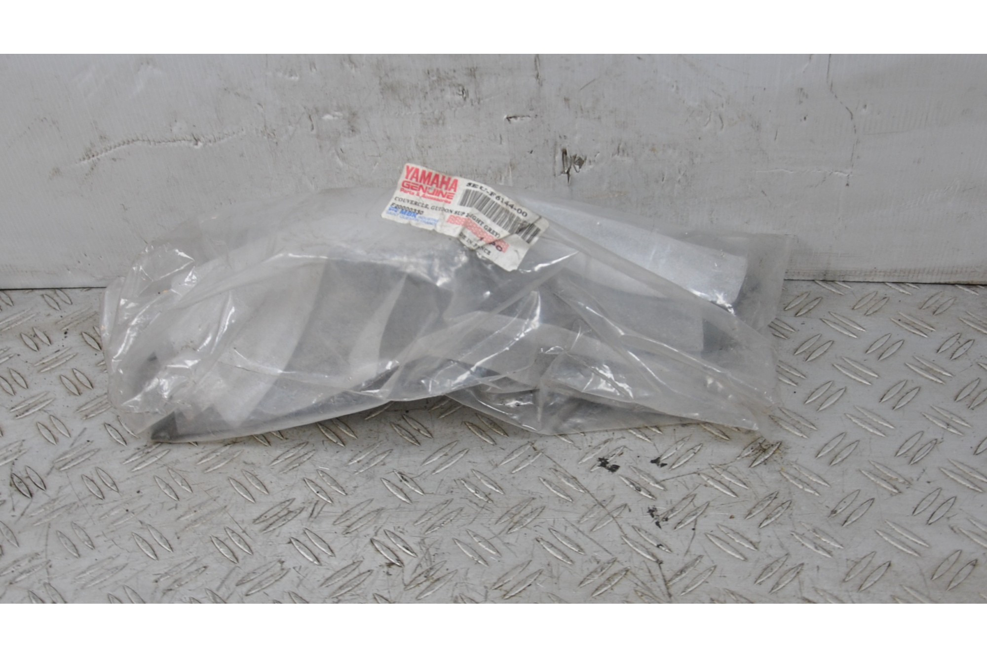 Carena Coprimanubrio Posteriore Yamaha Fly 50 / MBK Flipper dal 2004 al 2018 Cod 5EU-F6144-00  1642001658973