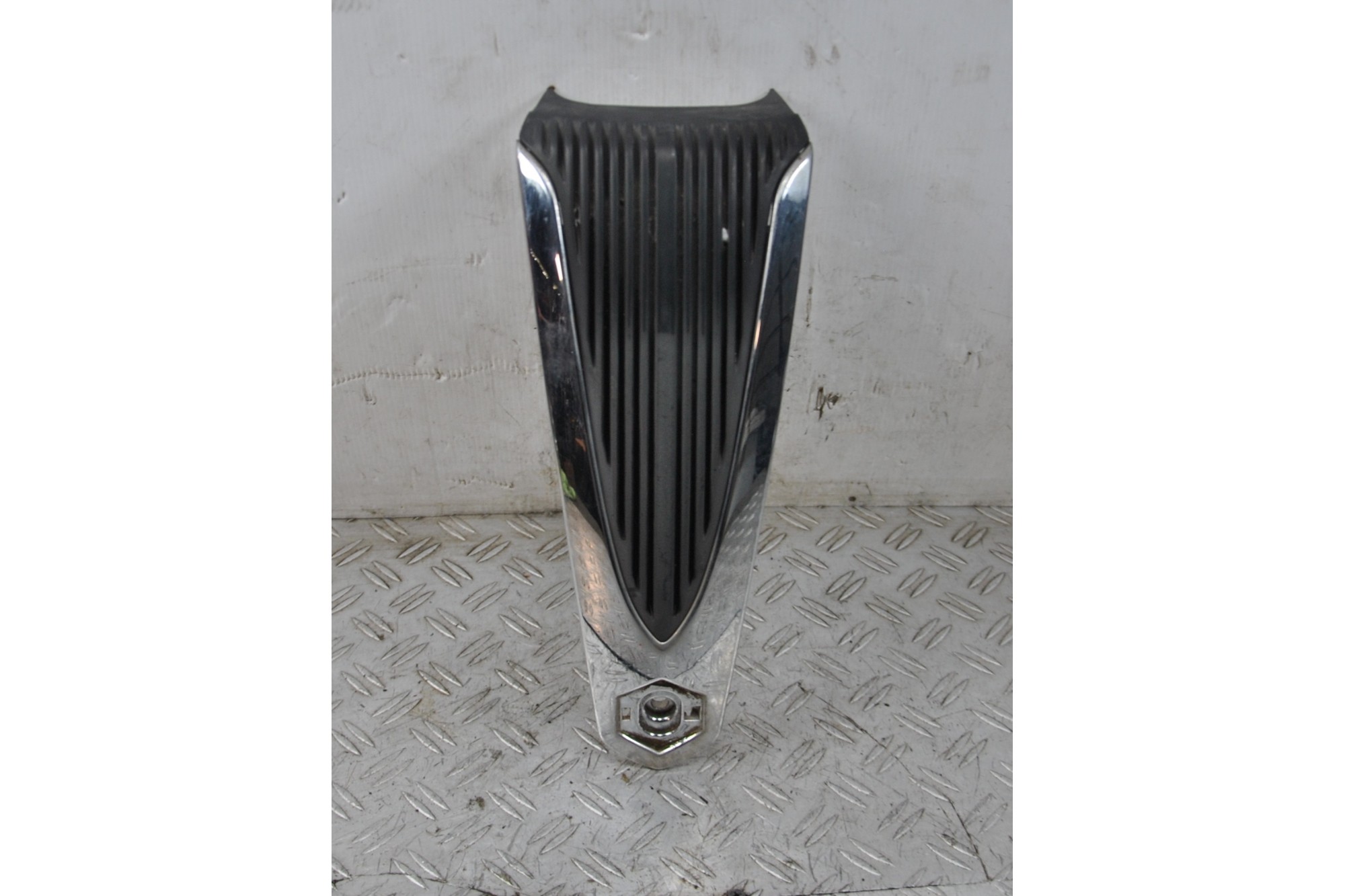 Carena Scudetto Anteriore Piaggio Liberty 125 / 150 3V 4T dal 2013 al 2015  1644413230990