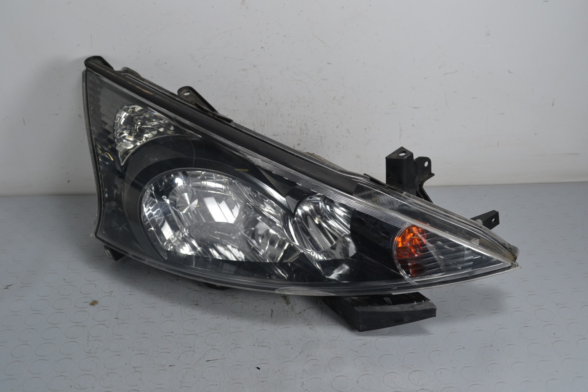 Faro Anteriore DX Mitsubishi Grandis dal 2003 al 2011 Cod 100-87647  1644829518576