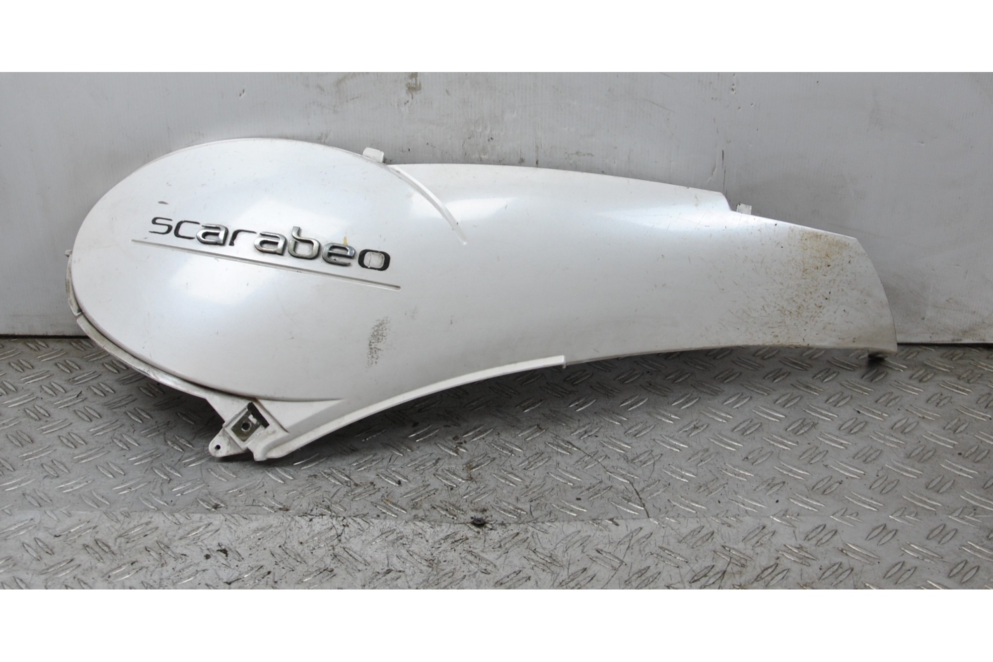 Carena Fianchetto Laterale posteriore Sinistro Aprilia Scarabeo Light 125 / 200 dal 2007 al 2013  1644836674142