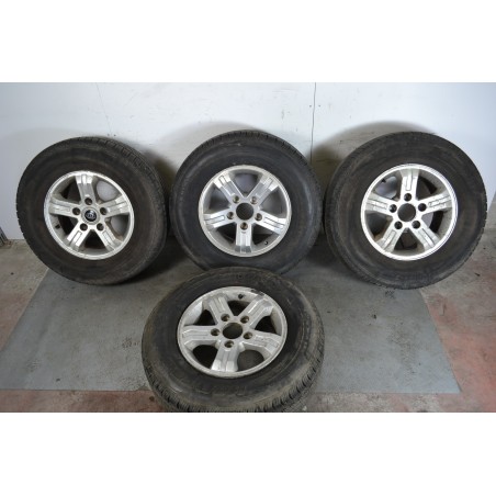 Treno completo Kia Sorento Dal 2002 al 2009 Misura 245/70 R16  1645195979671