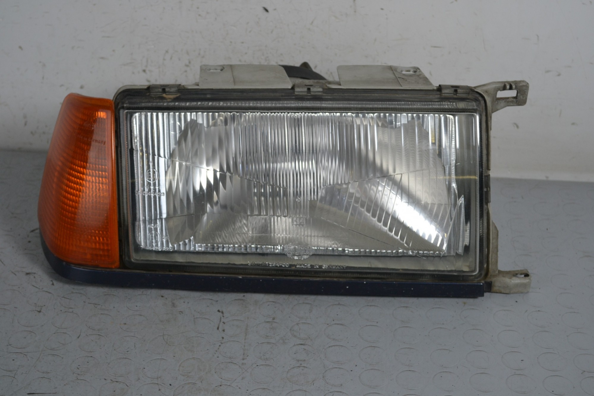 Faro fanale anteriore DX Volvo 460 Dal 1994 al 1996 Cod 135280  1649233278337