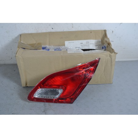 Fanale stop posteriore interno DX Opel Astra J Dal 2009 al 2020 Cod 13360787  1651670357131